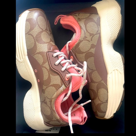 COPY - C270 SIG TECH RUNNER size 5 - Picture 2 of 2